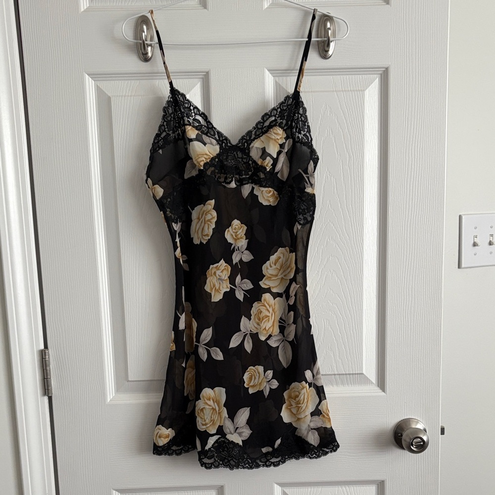Floral Lace Trim Nightgown - Black and Cream
